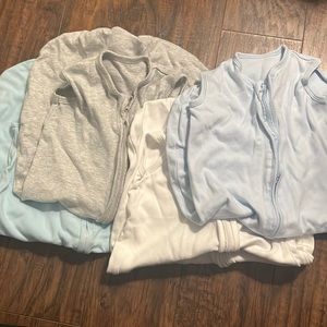 Wearable baby blankets